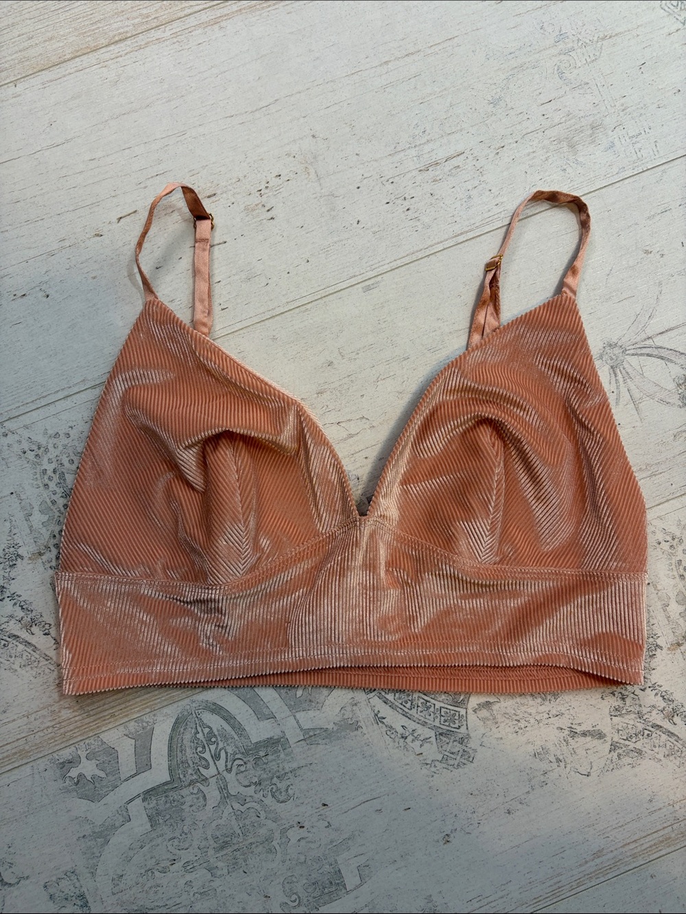 Victorias Secret Peach Cream Velvet Ribbed Bralette Size Large